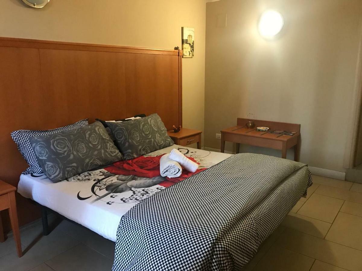 Bastiano'S Rooms カターニア エクステリア 写真